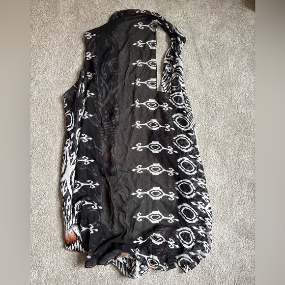 Patterned Shawl - Picture 6 of 7